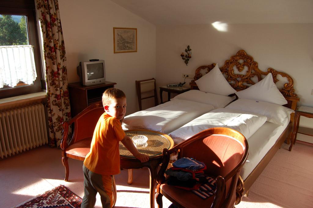 Haus Orplid Hotel Seefeld in Tirol Szoba fotó